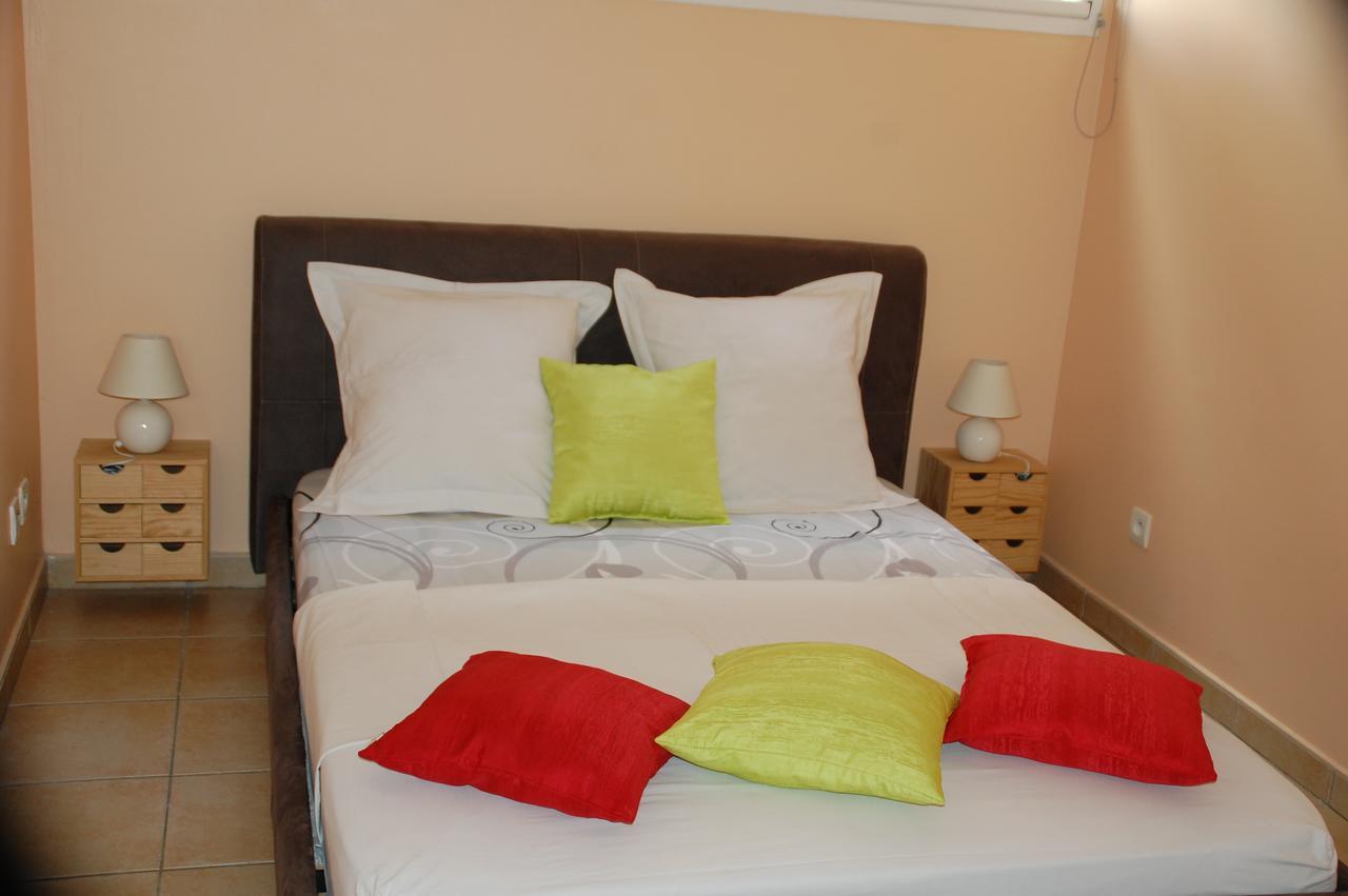 Appartement Meuble De Tourisme Сен-Пиер Екстериор снимка